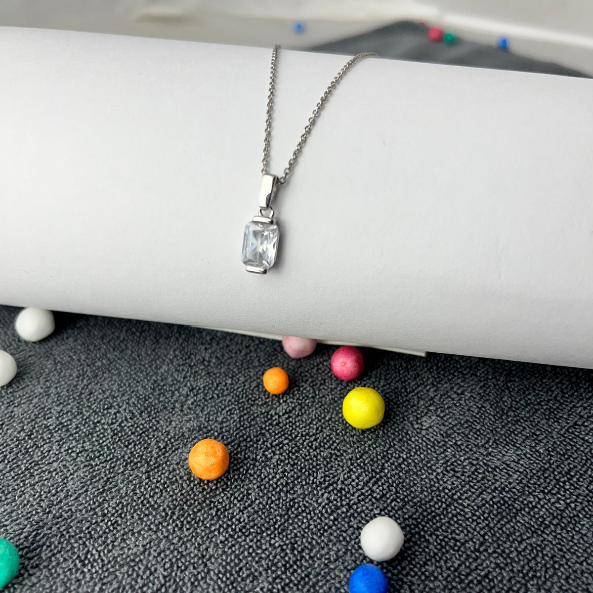 Women Beautiful American Diamond Round Shape chain pendant